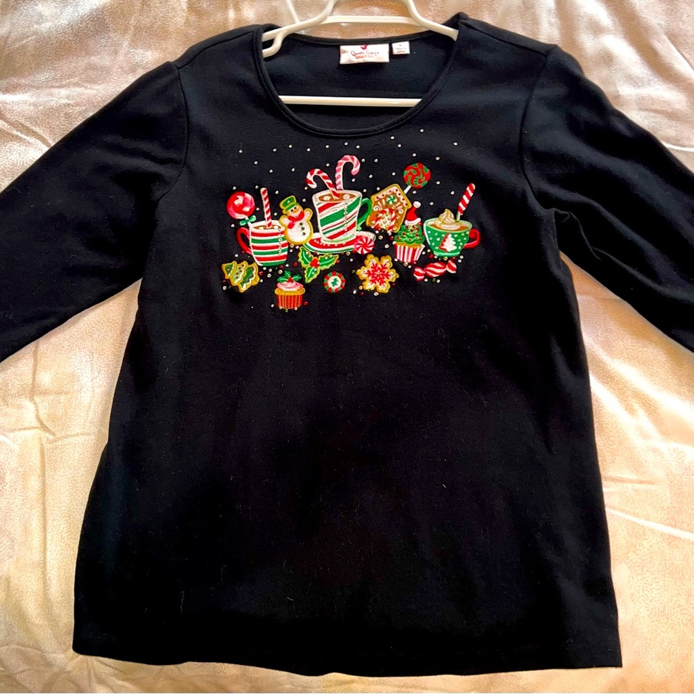 QUACKER FACTORY - Embroidered Holiday Christmas top.